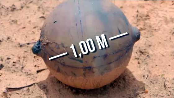В конце 2011 года в Намибии упал неопознанный металлический шар весом более 6 килограмм