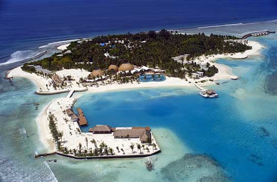 Бермудские острова — принадлежат Великобритании, находятся они в 900 км от Северной Америки