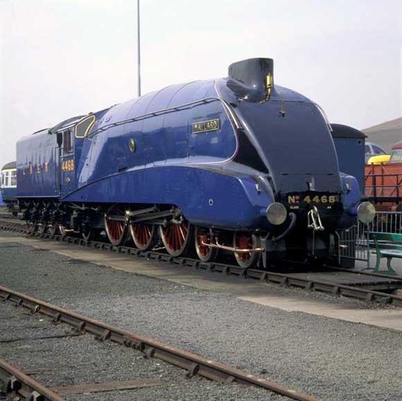 Паровоз LNER Class A4 4468 Mallard