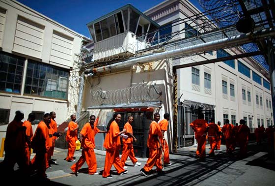 В Гуантанамо сажали людей без всякого суда и следствия, без всяких объяснений и разъяснений