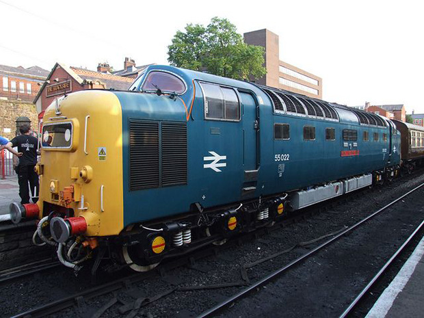 British Rail Class 55 Deltic — скоростной дизель с двигателем Napier Deltic
